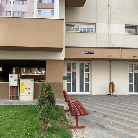 Lovely Bacau 1 Bedroom Apartment Bacău Exterior foto