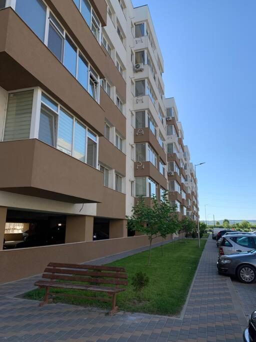Lovely Bacau 1 Bedroom Apartment Bacău Exterior foto